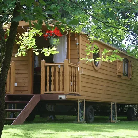 La Roulotte D'emilie Et Son Jacuzzi Privé Glamping *