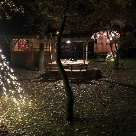 La Roulotte D'emilie Et Son Jacuzzi Privé * Beurlay