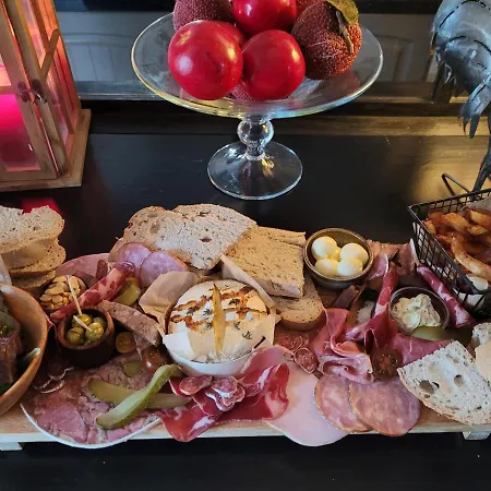 La Roulotte D'emilie Et Son Jacuzzi Privé Glamping *